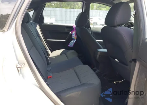 2011 Ford Focus Se z USA, uszkodzony, nr VIN 1FAHP3FN2BW109763